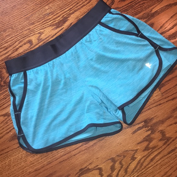 Danskin Dri More workout shorts in size small. - Picture 4 of 8